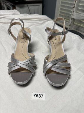 life stirde flex 11 m metallic silver stiletto heeled upper strappy support and